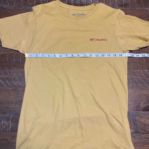 Columbia Men's Yellow Tee - Picture 8 of 9